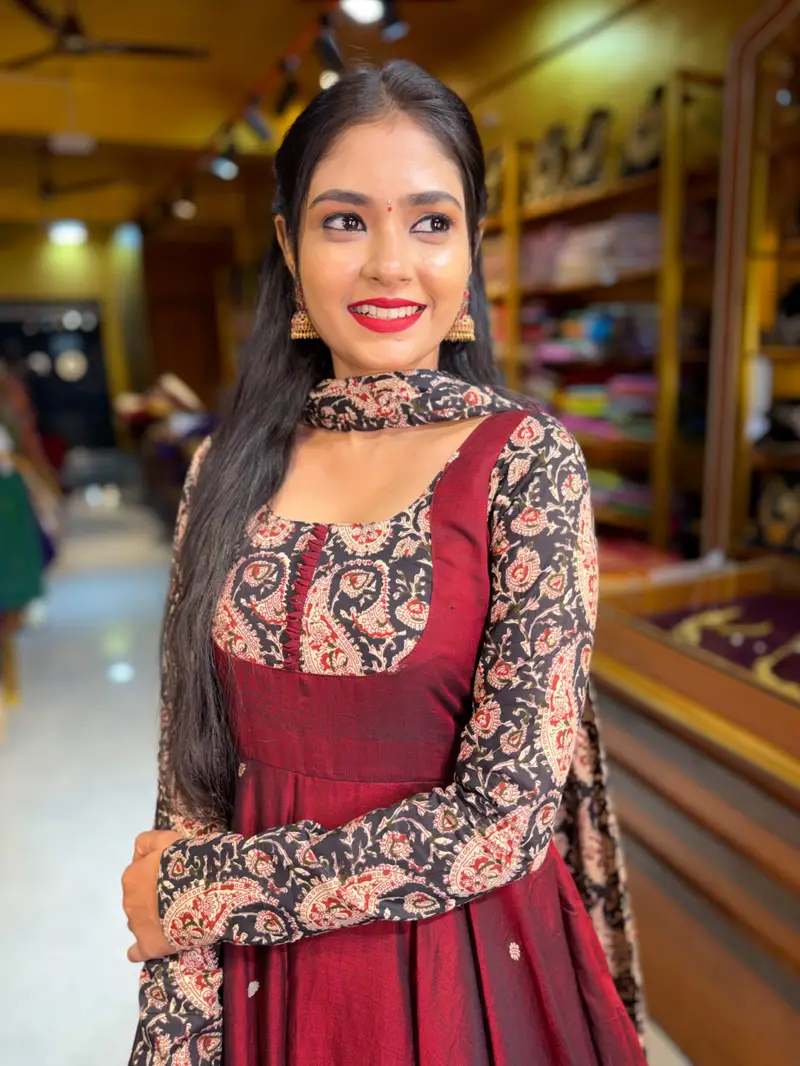 Maroon Handloom Cotton Gown - Image 3